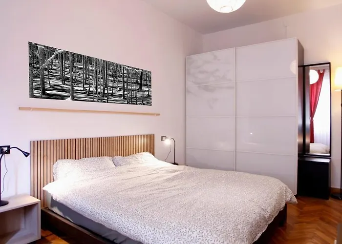 Large Near Giardini Margherita Boloňa