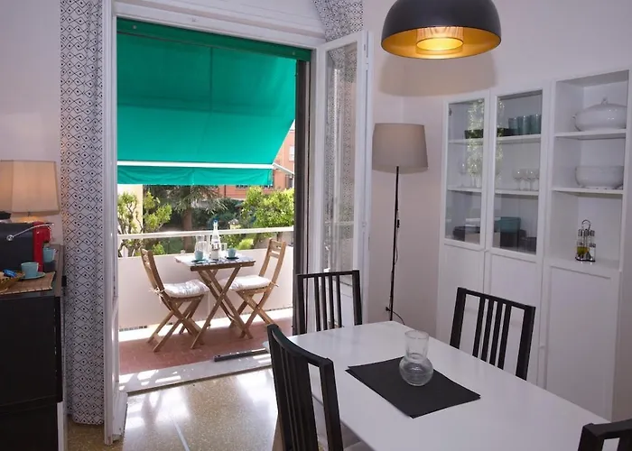 Large Near Giardini Margherita Lägenhet *